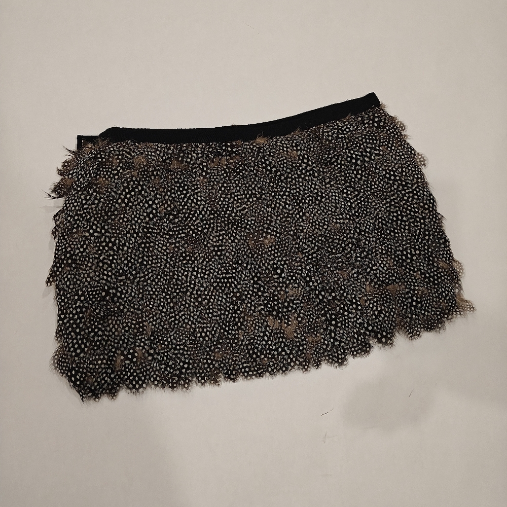 ELIZABETH + JAMES FEATHER SKIRT * SIZE 8